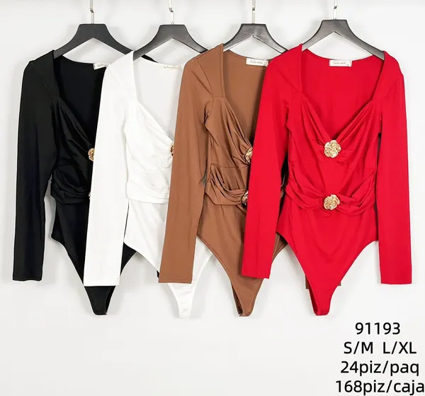 Bodysuit de manga larga con broche decorativo-91193