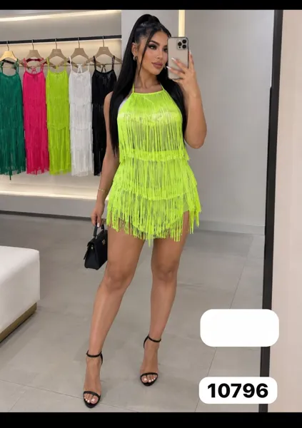 Vestido con flecos