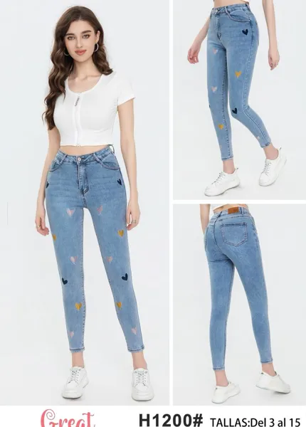 Jeans con estampado de corazones