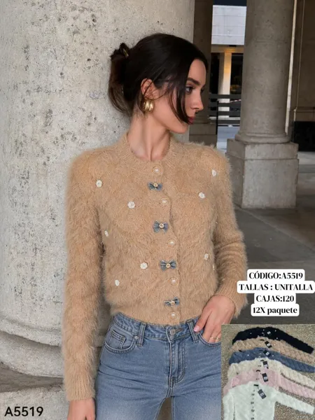Cardigan con botones y detalles