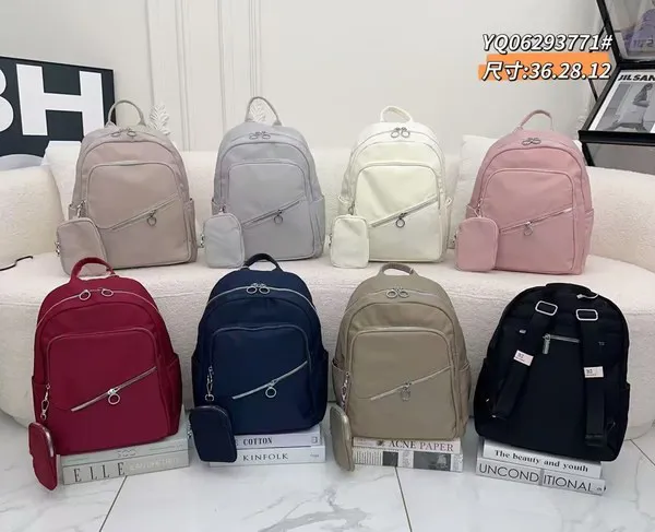Mochila de nailon con estuche a juego para mujer