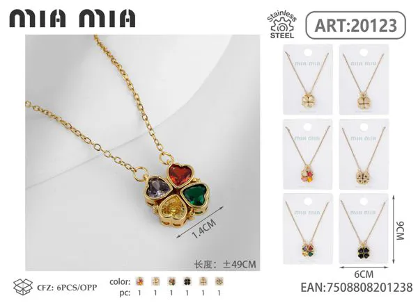 Collar con dije de trébol de cuatro hojas con cristales