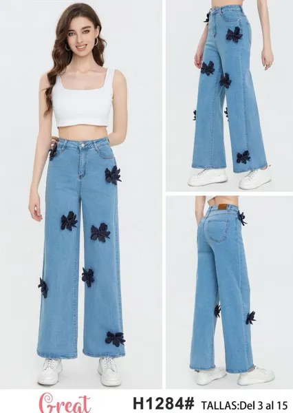 Jeans con aplicaciones de flores