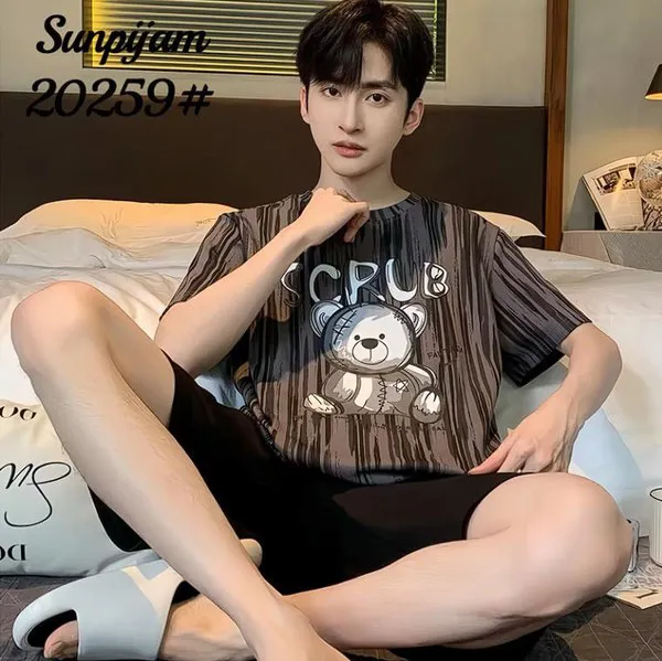 Pijama de hombre de manga corta con short, playera café con estampado de oso
