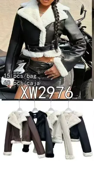 Chaqueta corta con forro de borrego
