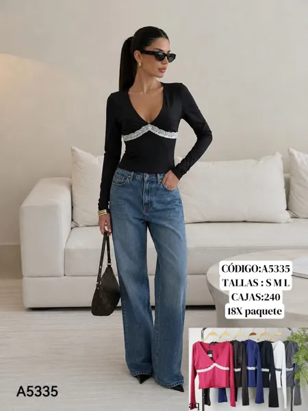 Blusa con detalle de encaje