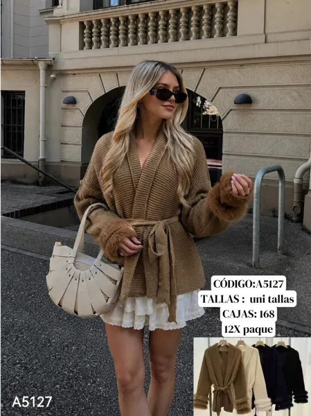 Cardigan con cinturón y detalles de peluche