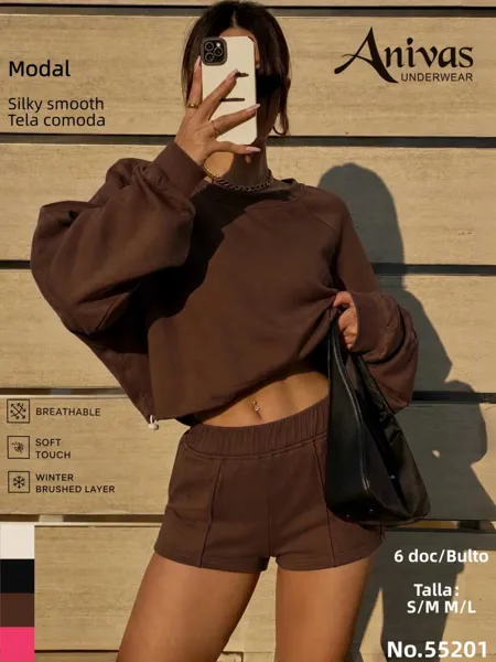 Conjunto de pantalón corto con mangas raglán para mujer 55201