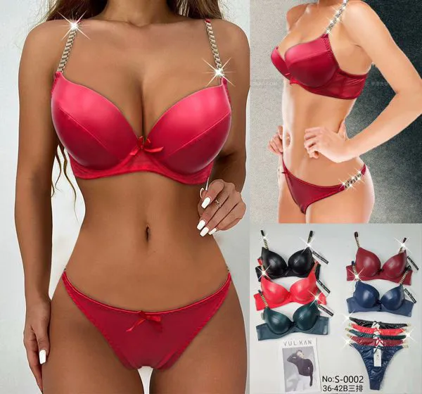 Conjunto de sostén push-up y tanga