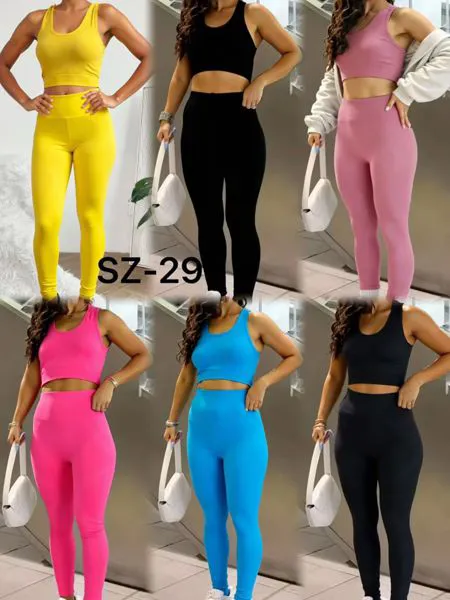 Conjunto deportivo de top y leggings