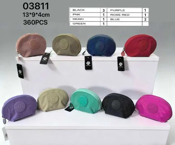 Cosmetiquera de nylon tipo concha