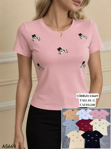 Playera con estampado de perritos