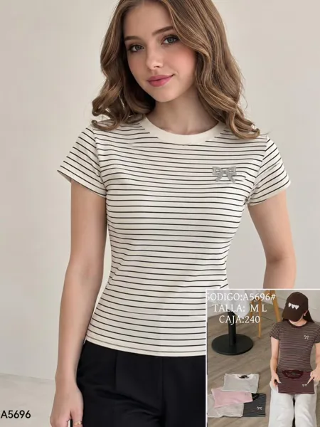 Playera de rayas con detalle de lazo