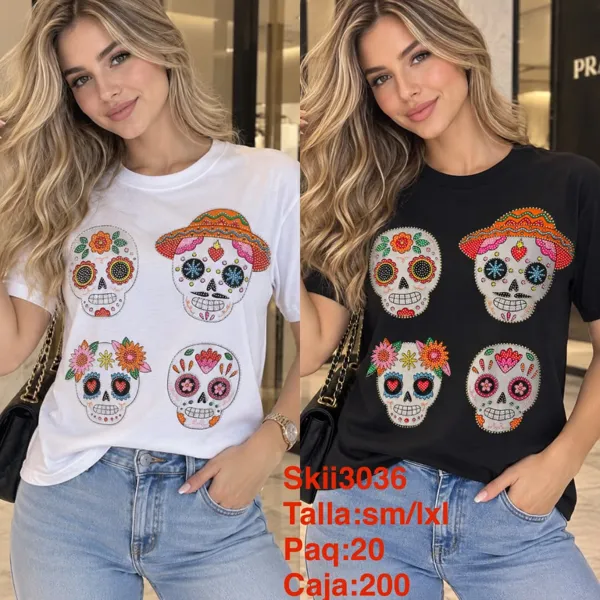 Camiseta con estampado de calaveras