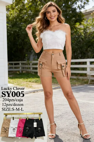 Shorts cargo con hebillas