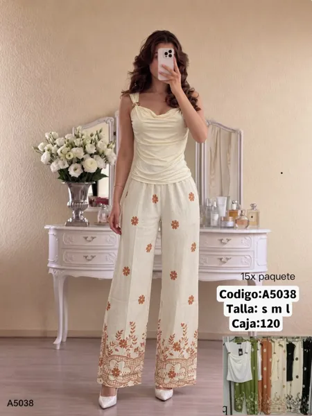 Conjunto de blusa y pantalón