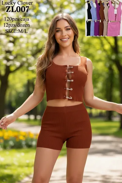 Conjunto de top y shorts