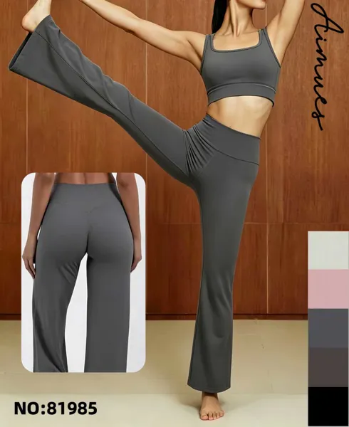 Conjunto deportivo de top y pantalón