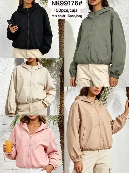 Chaqueta cortavientos con capucha
