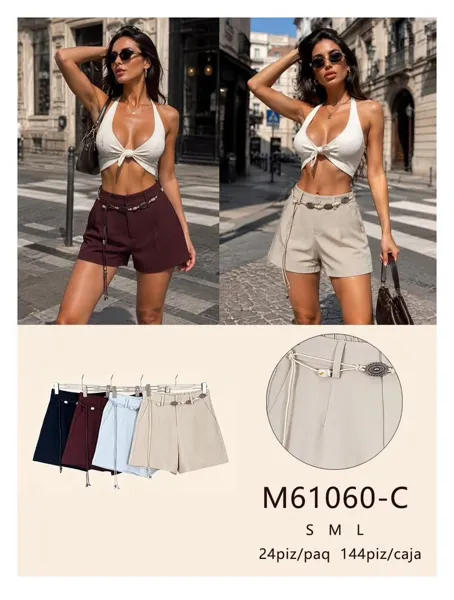 Shorts con cinturón decorativo