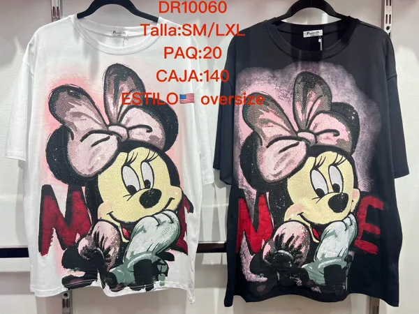 Playera oversize Minnie Mouse con pedrería