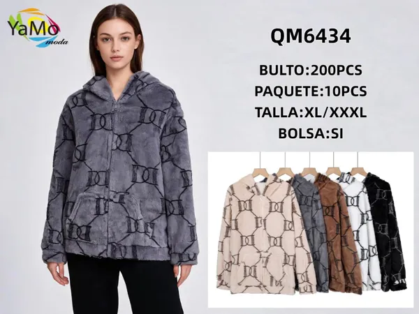 Chaqueta con capucha