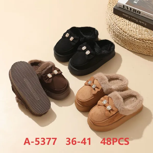 Pantuflas de felpa con mono y cristal para mujer