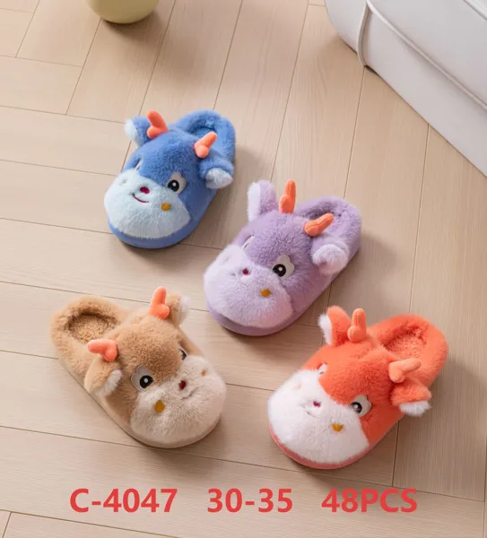 Pantuflas de felpa con diseno de dragoncito para ninos