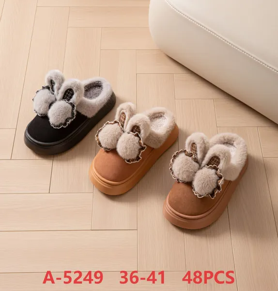 Pantuflas de felpa con orejas de conejo y pompón para mujer