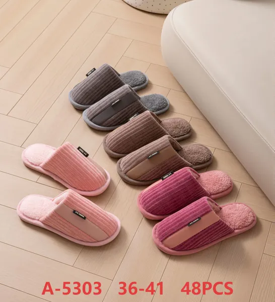 Pantuflas de felpa acanaladas con forro de borrego para mujer
