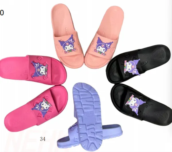 Sandalias tipo slide de Kuromi para mujer