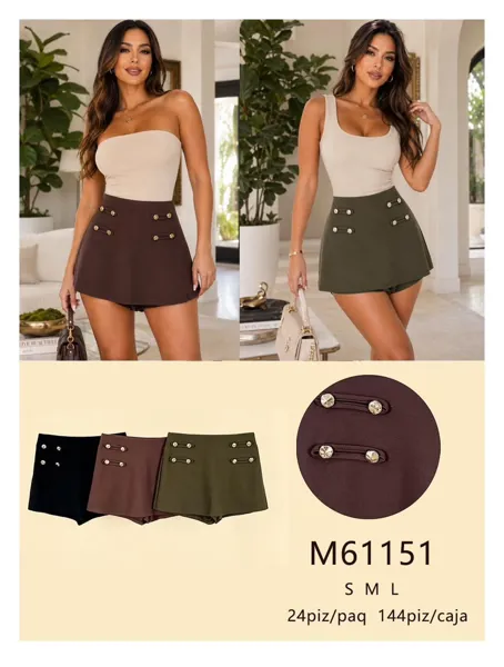 Shorts con botones decorativos