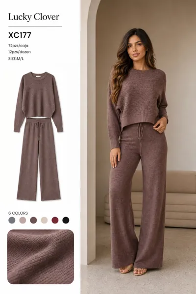 Conjunto de suéter y pantalón