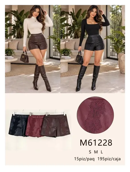 Shorts de piel sintética con encaje