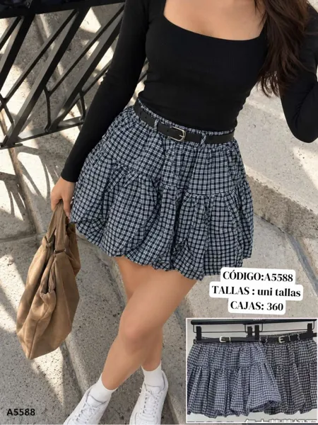 Falda corta con volantes
