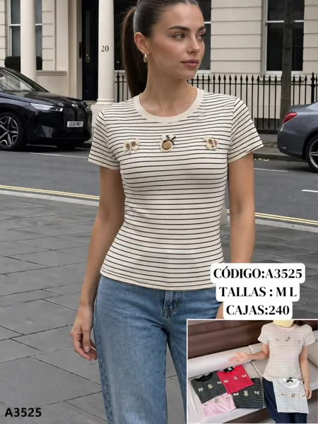 Playera de rayas con aplicaciones