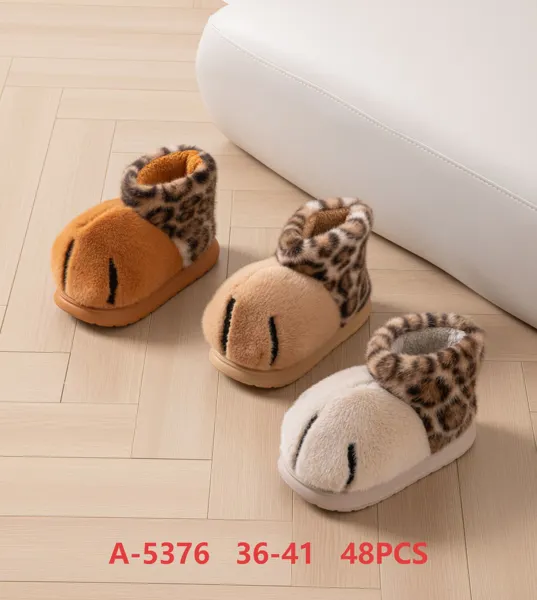 Pantuflas de felpa con estampado de leopardo y orejitas para mujer