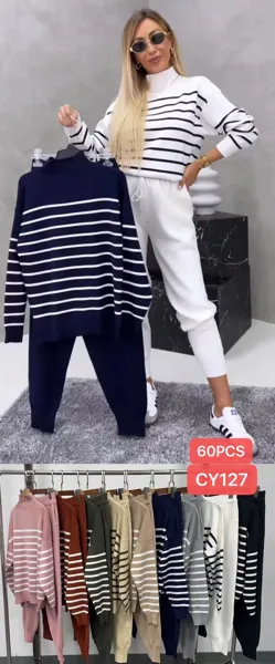 Conjunto de suéter a rayas con cuello alto y pantalón jogger