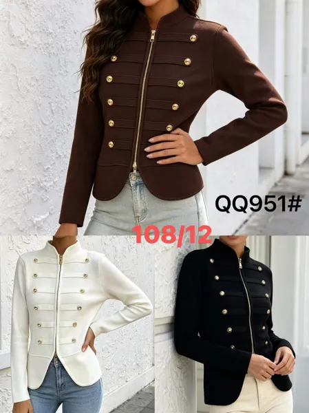 Chaqueta estilo militar con cierre y botones dorados