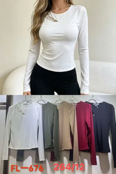 Blusa de manga larga con detalle de argollas