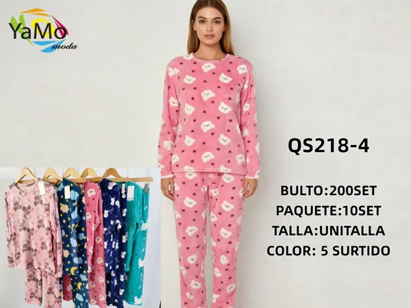 Pijama de felpa para dama con estampado