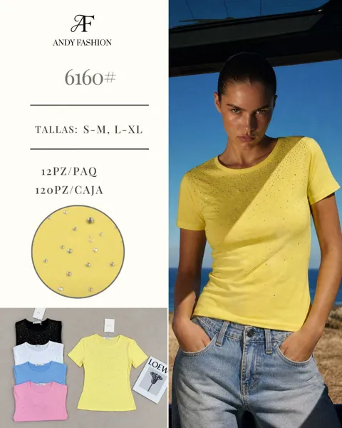 Playera manga corta con strass cuello redondo
